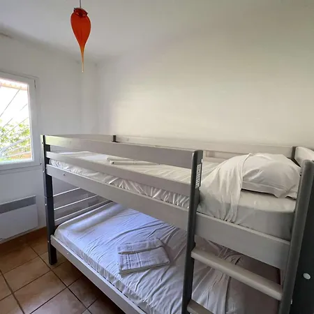 Mini 4 Pieces, 6 Couchages Avec Piscine, Clim Et Wi-fi A Ajaccio - Fr-1-61-490