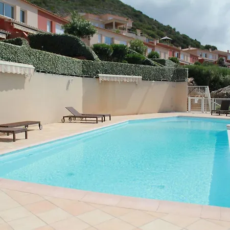 Mini 4 Pieces, 6 Couchages Avec Piscine, Clim Et Wi-fi A Ajaccio - Fr-1-61-490
